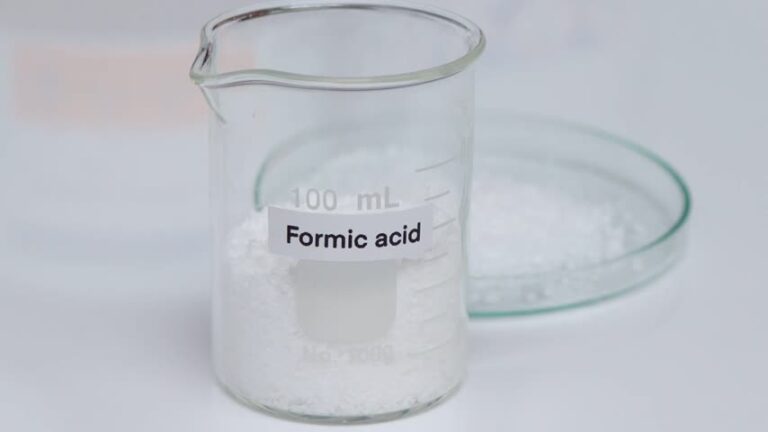 Formic Acid / Methanoic Acid (CH2O2)