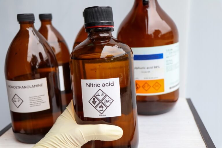 Nitric Acid (60-62%) / (68%)  (HNO₃)